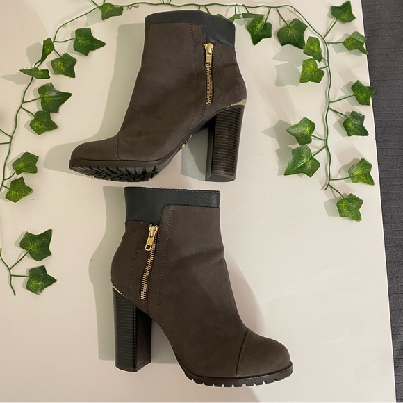 Juicy couture gray boots 71/2 - Picture 10 of 16